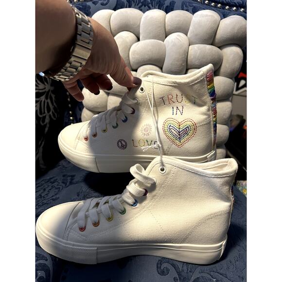 American Eagle Pride White High Tops NWT Size 8 - Picture 2 of 6